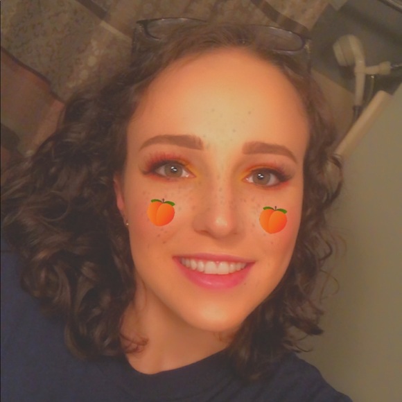 Meet your Posher, Cydney - Picture 1 of 1